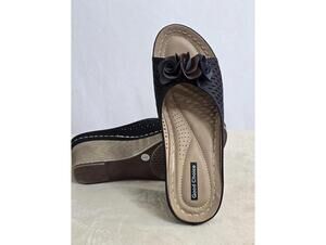 Good Choice Women's Black Open Toe Slip-On Sandals with Floral Accent size 9